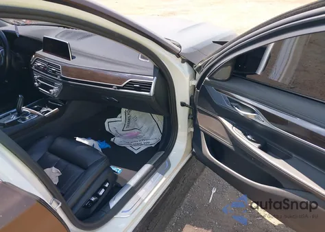 2020 BMW 740I из США, поврежденный, VIN WBA7T2C09LGL17622